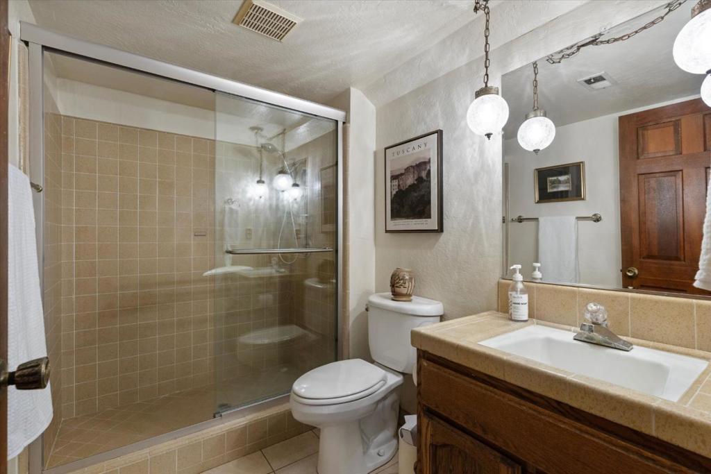 640 Easy Street Property Photo 24