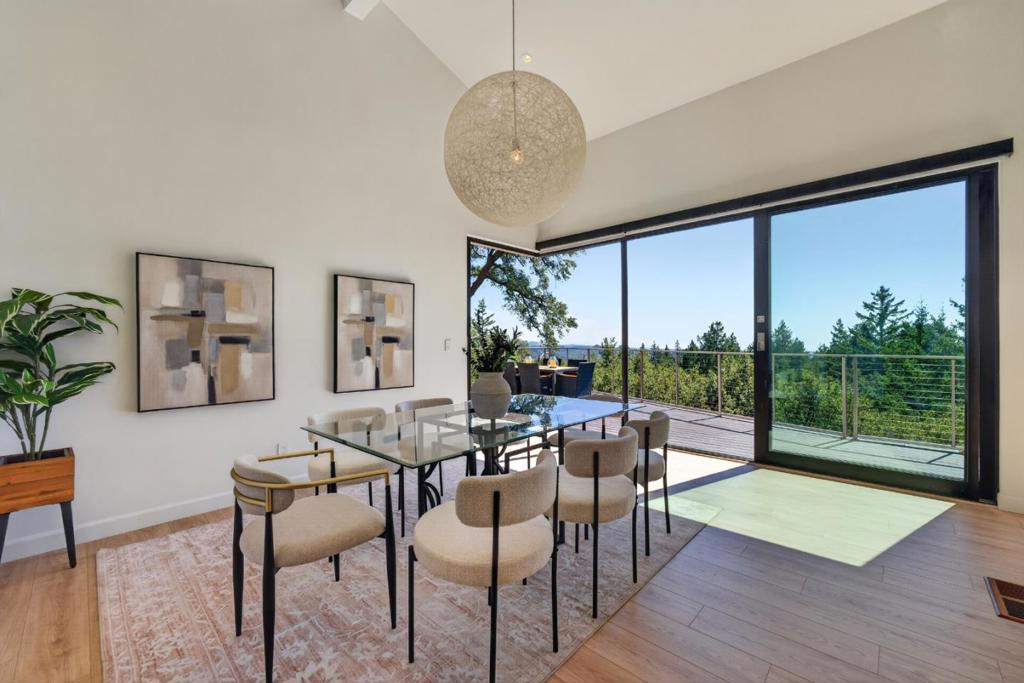 21112 Shear Creek Road Property Photo 18