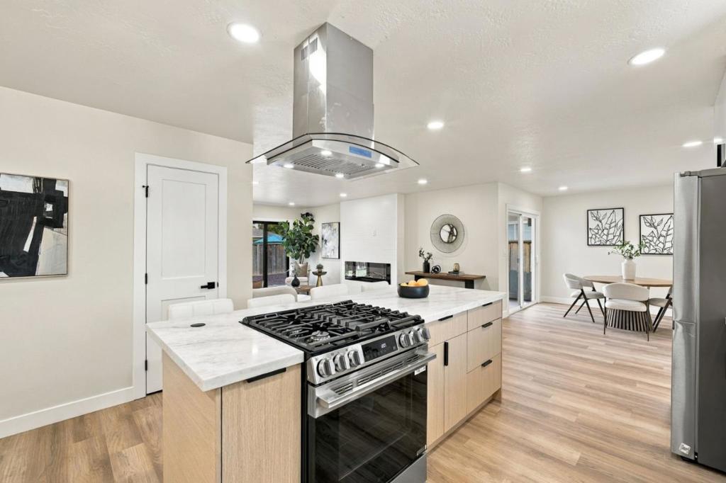 1645 Orchard View Drive Property Photo 14