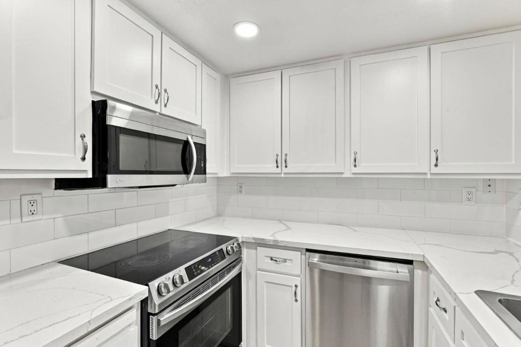 5280 Borneo Circle Property Photo 13