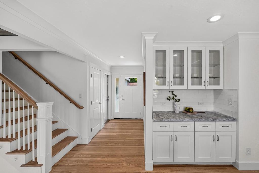 799 Peekskill Drive Property Photo 13