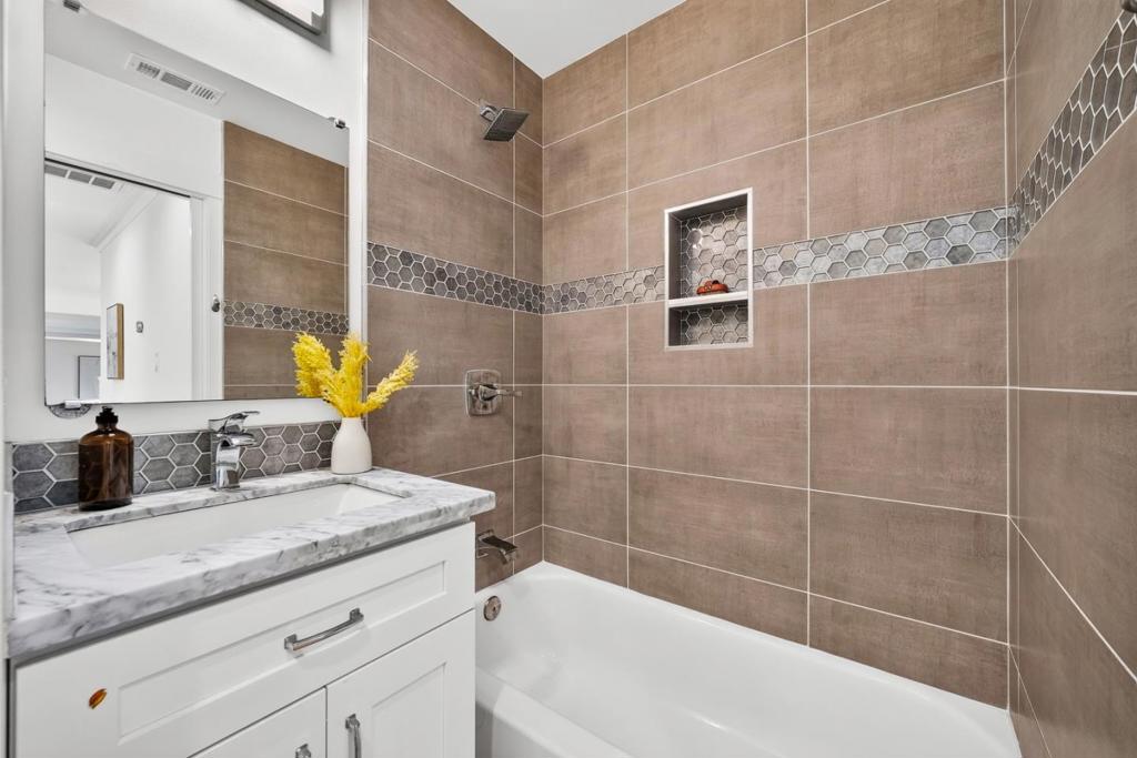 799 Peekskill Drive Property Photo 24