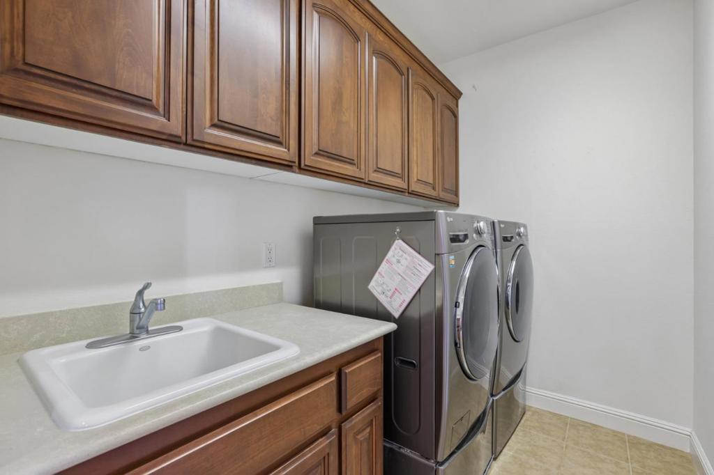 282 Drummond Drive Property Photo 48