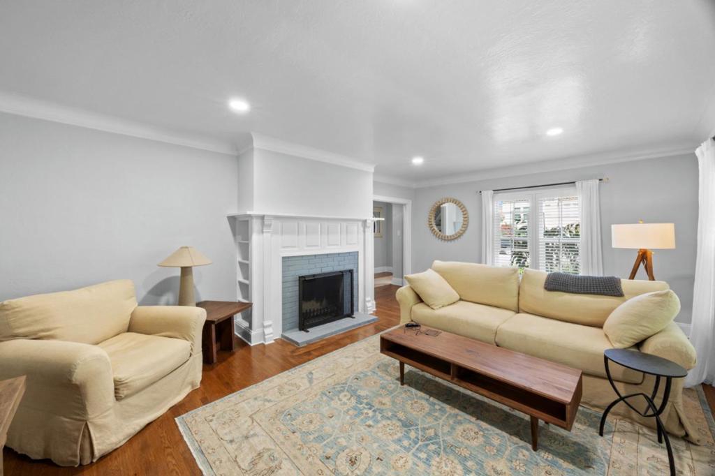 555 Begier Avenue Property Photo 3