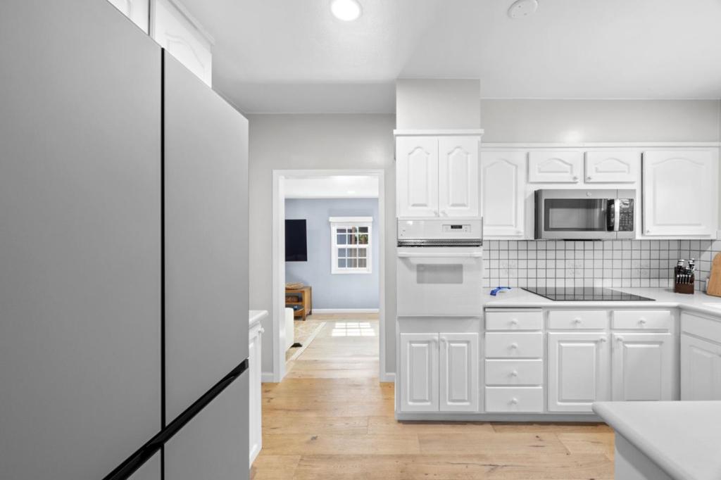 555 Begier Avenue Property Photo 10