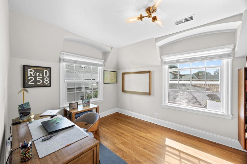 555 Begier Avenue Property Photo 16