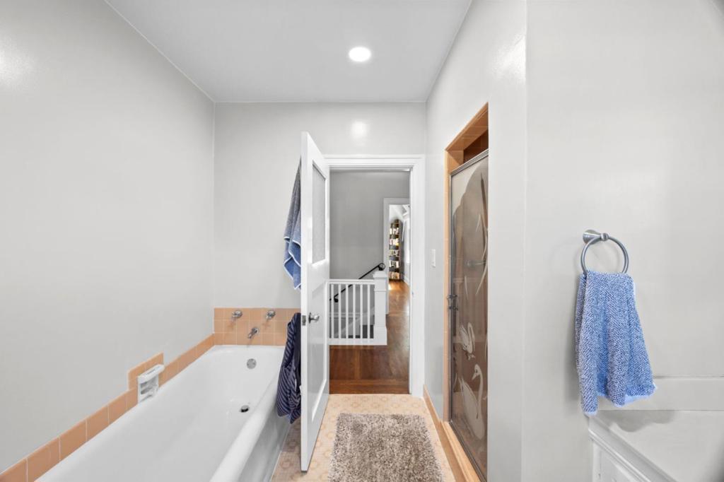 555 Begier Avenue Property Photo 19