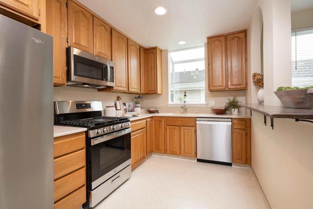 30 Lorton Avenue 302 Property Photo 10