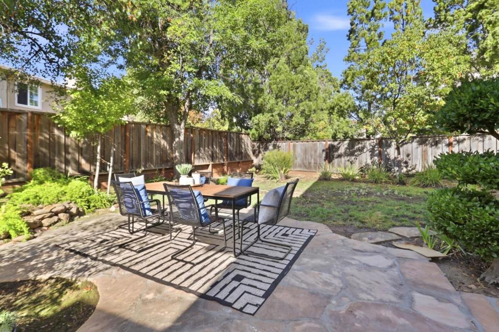 18896 Woodleigh Court Property Photo 48