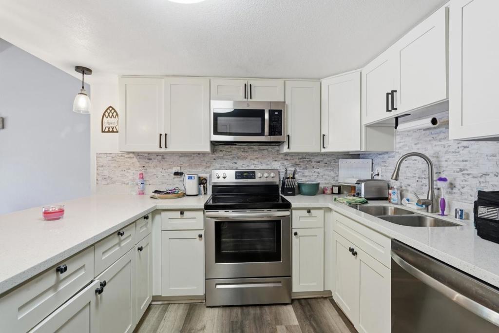 5834 Sperry Drive Property Photo 8