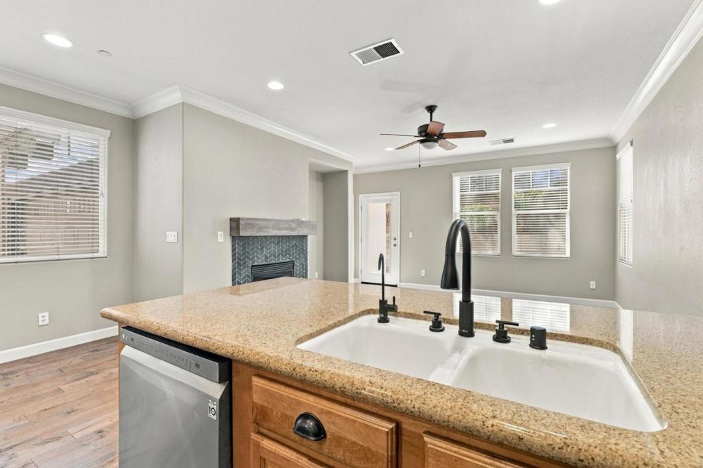 8950 Acorn Way Property Photo 10