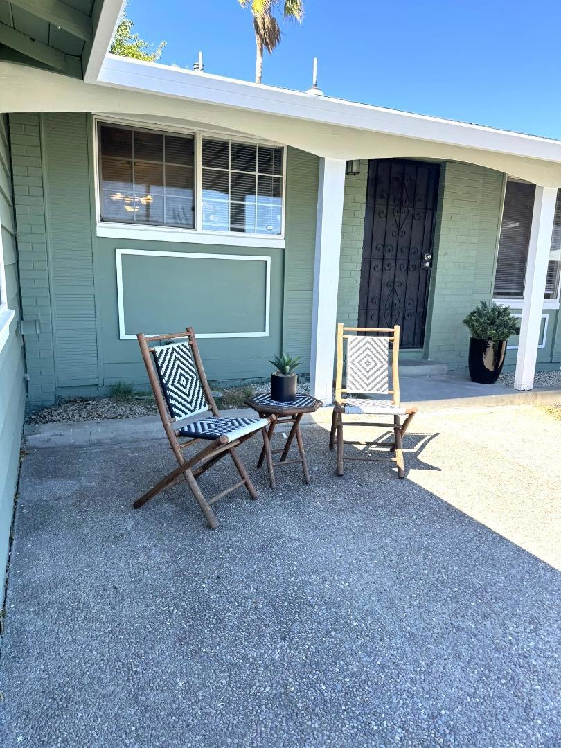 1181 Coad Court Property Photo 3