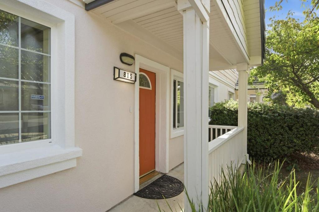 815 Daniels Avenue Property Photo 2