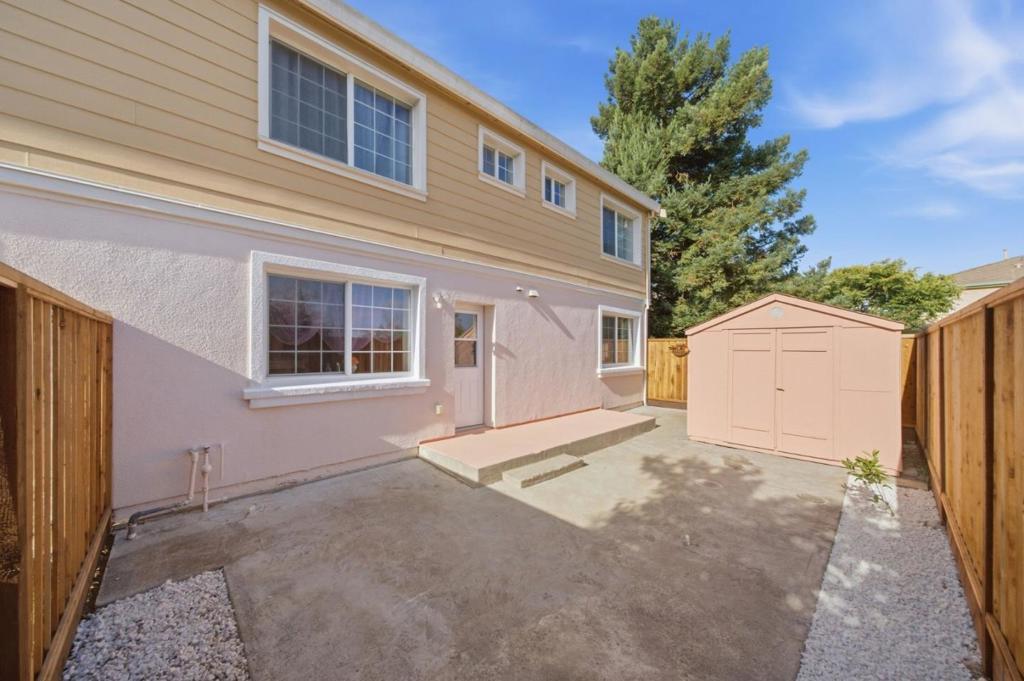 815 Daniels Avenue Property Photo 38