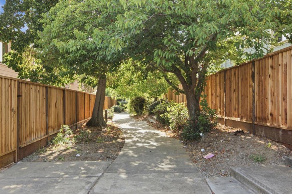 815 Daniels Avenue Property Photo 44