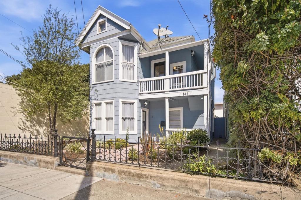 843 Santa Clara Avenue Property Photo 2