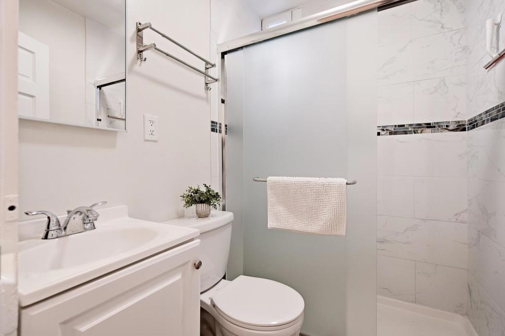 843 Santa Clara Avenue Property Photo 14
