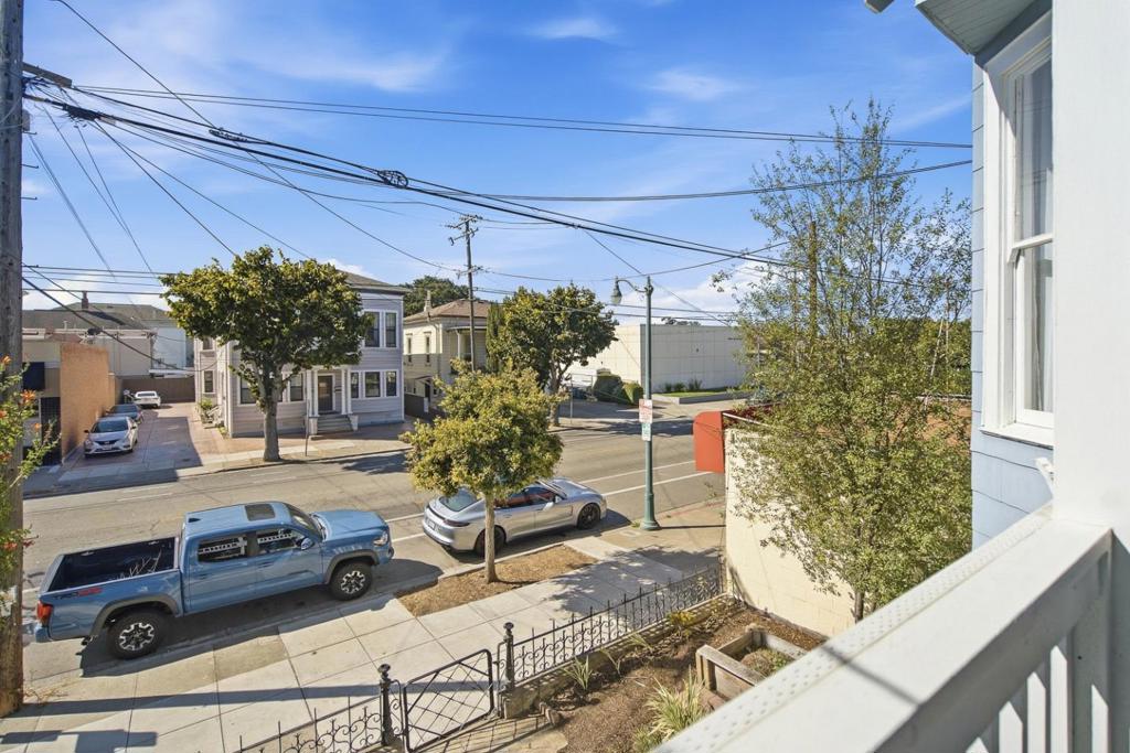 843 Santa Clara Avenue Property Photo 18