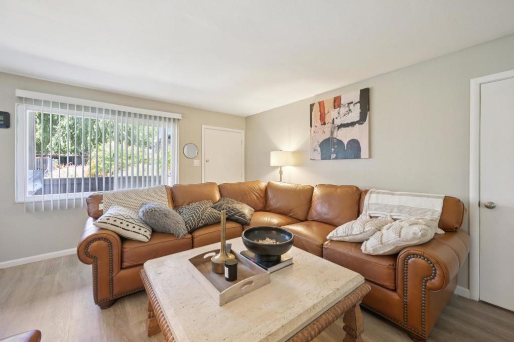550 Berry Avenue Property Photo 3