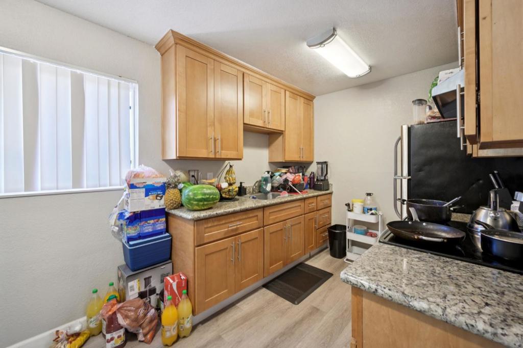 550 Berry Avenue Property Photo 18