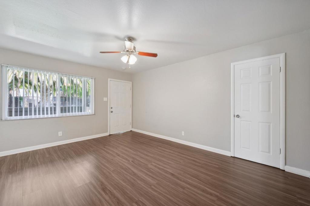 550 Berry Avenue Property Photo 22