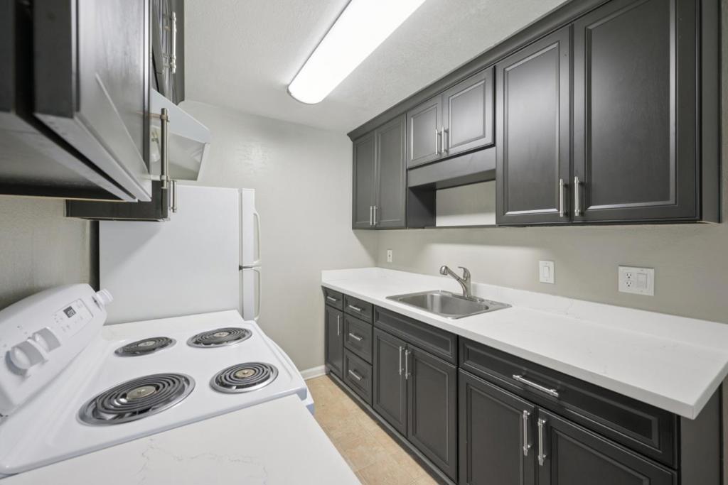 550 Berry Avenue Property Photo 25