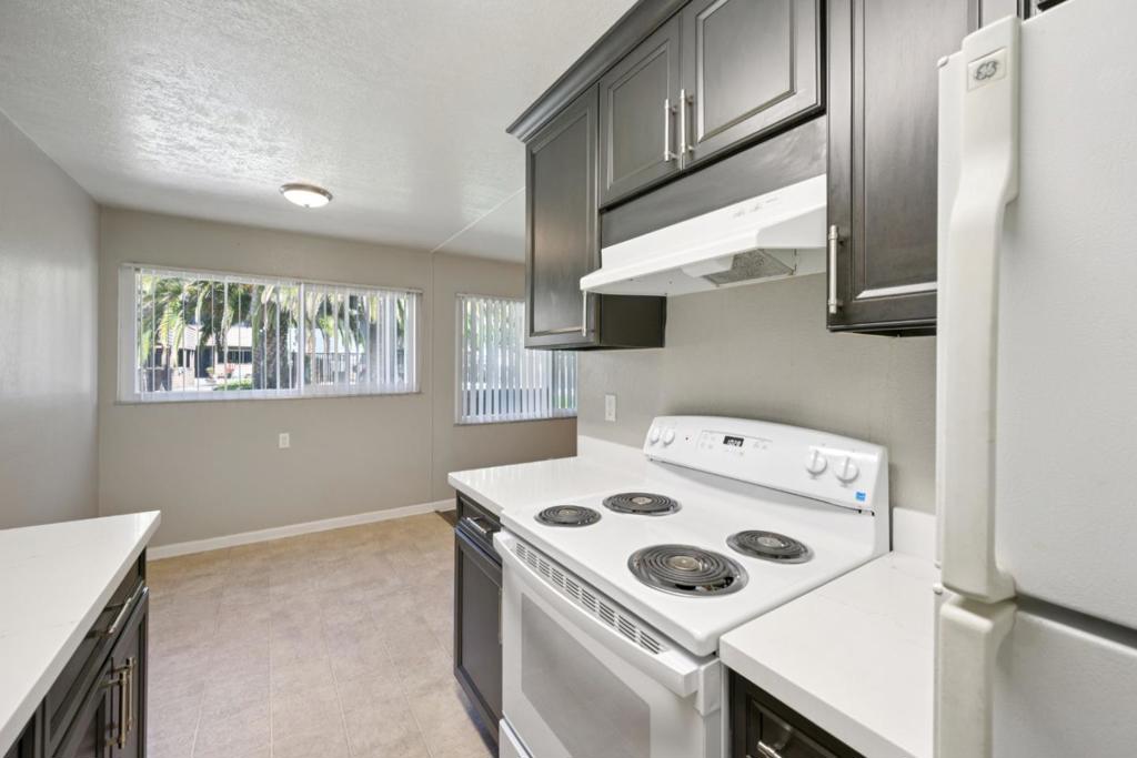 550 Berry Avenue Property Photo 26