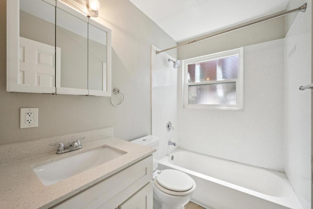 550 Berry Avenue Property Photo 29