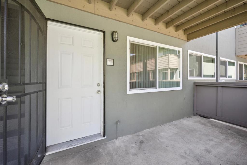 550 Berry Avenue Property Photo 34