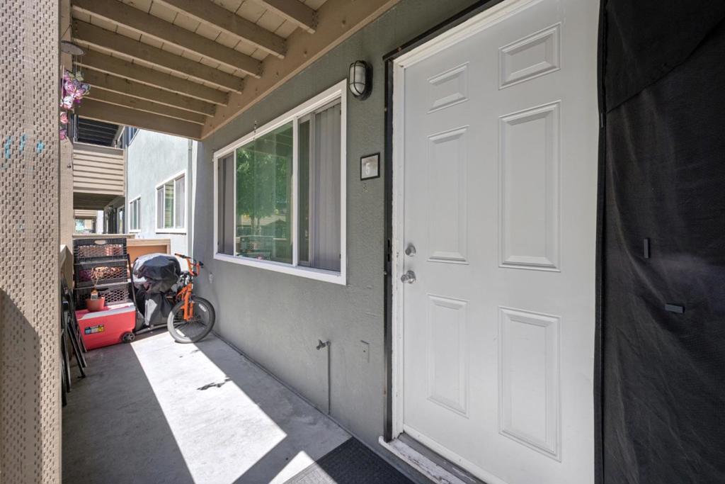 550 Berry Avenue Property Photo 36