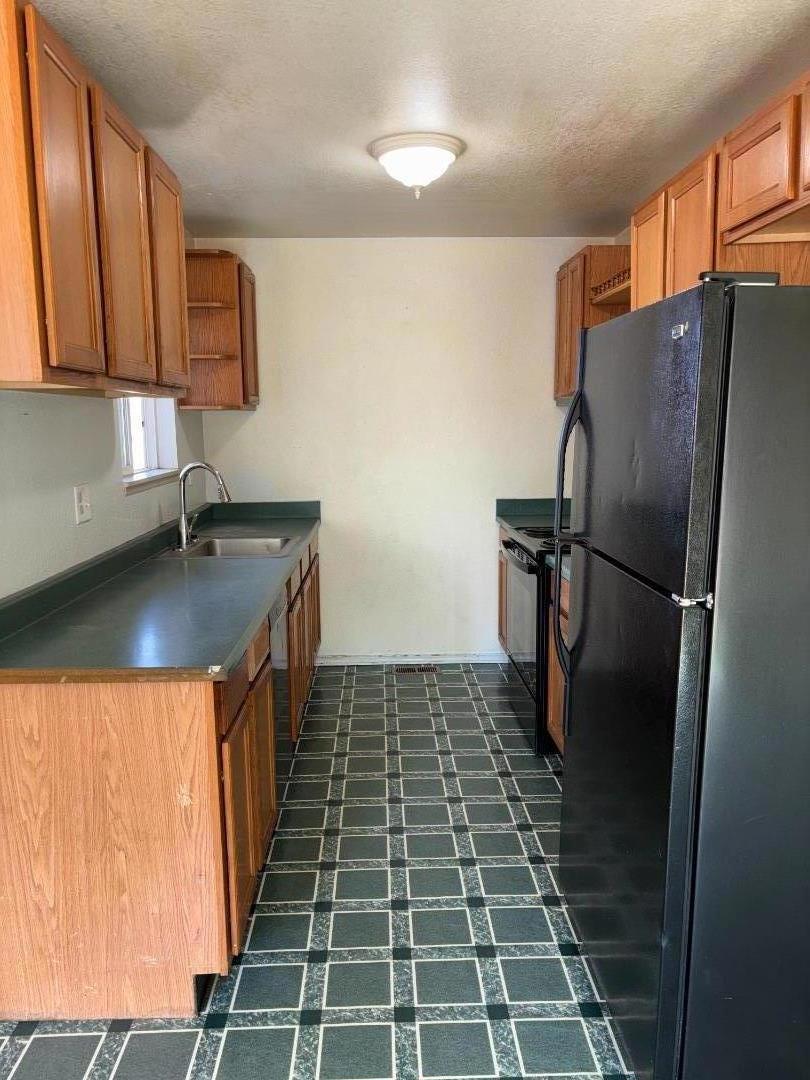 709880 Willow Street Property Photo 2