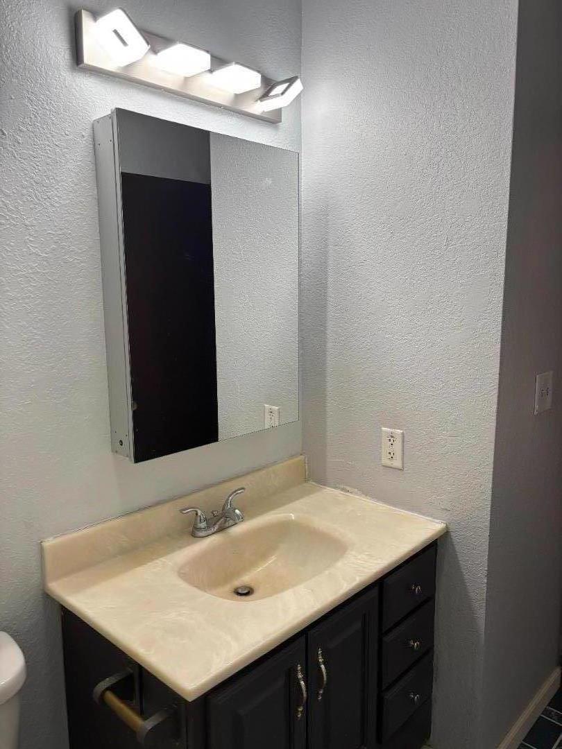 709880 Willow Street Property Photo 10