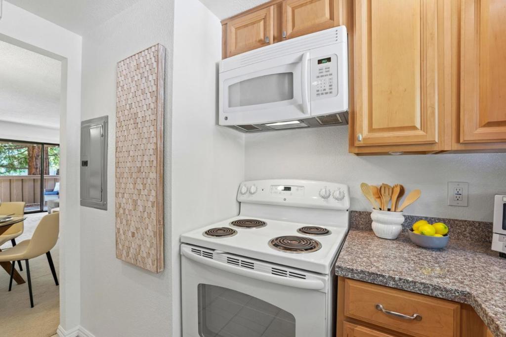 2201 Monroe Street 1302 Property Photo 15