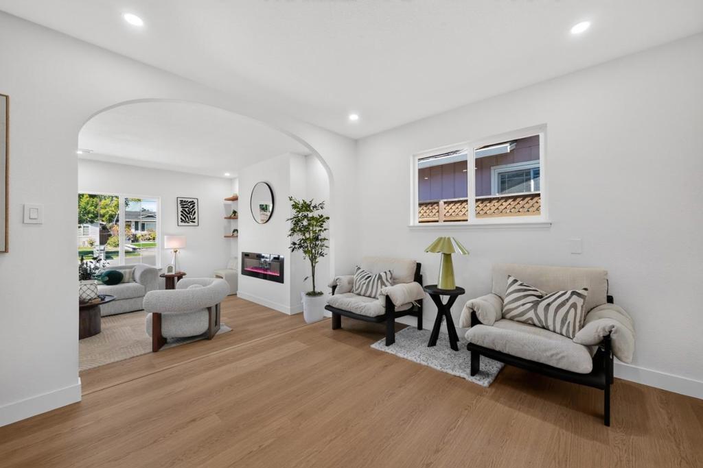 3286 Desertwood Lane Property Photo 8