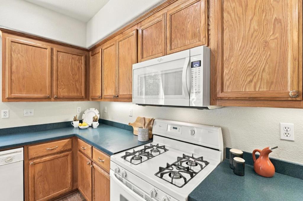 8920 Taos Way Property Photo 12