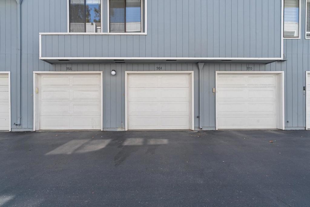 964 La Barbera Drive Property Photo 1