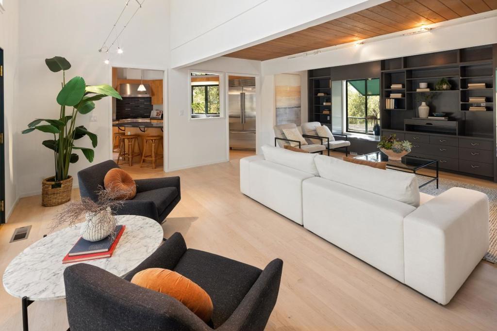 30 Minoca Road Property Photo 19