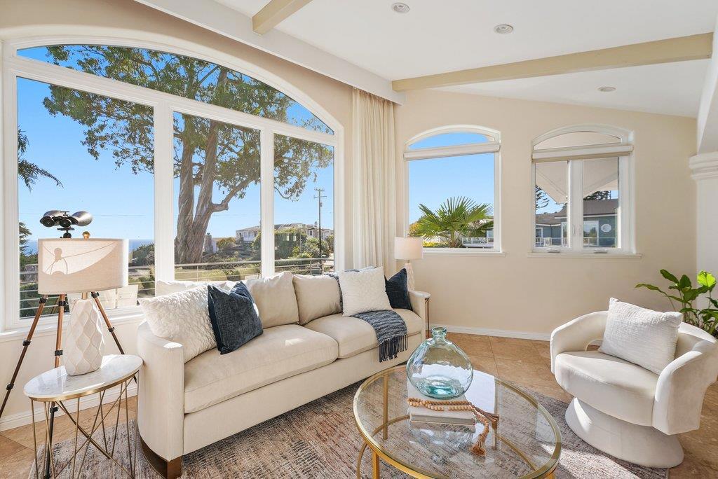 433 Seaview Drive Property Photo 3