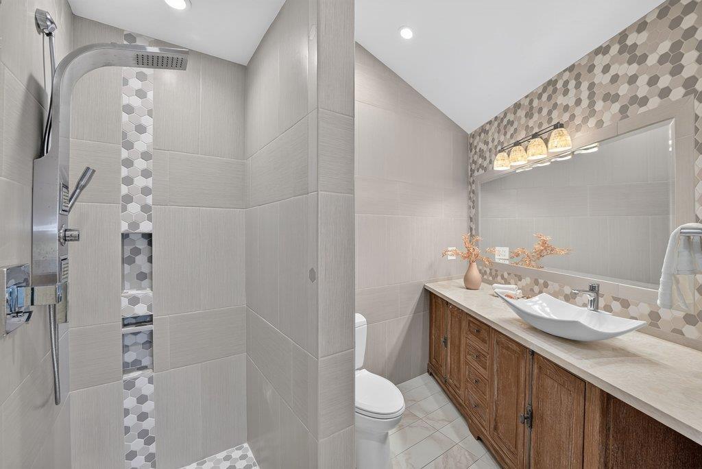 433 Seaview Drive Property Photo 40
