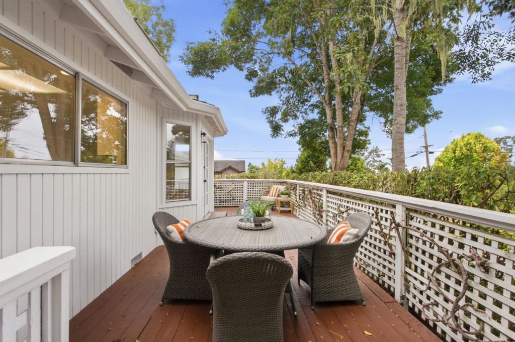510 La Honda Drive Property Photo 2