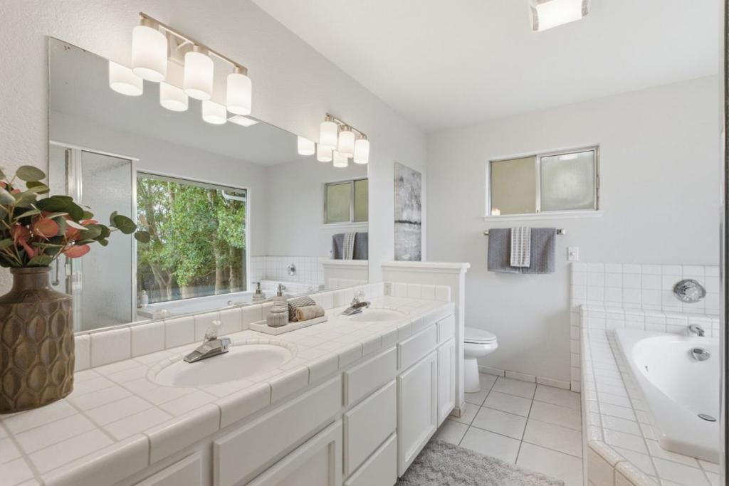 510 La Honda Drive Property Photo 14