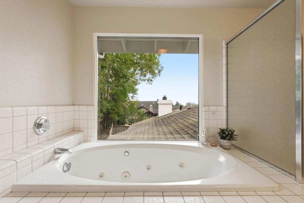510 La Honda Drive Property Photo 15