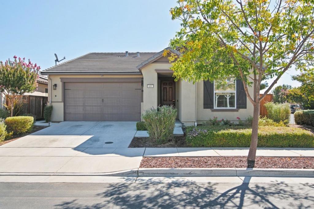 681 Segovia Drive Property Photo 2