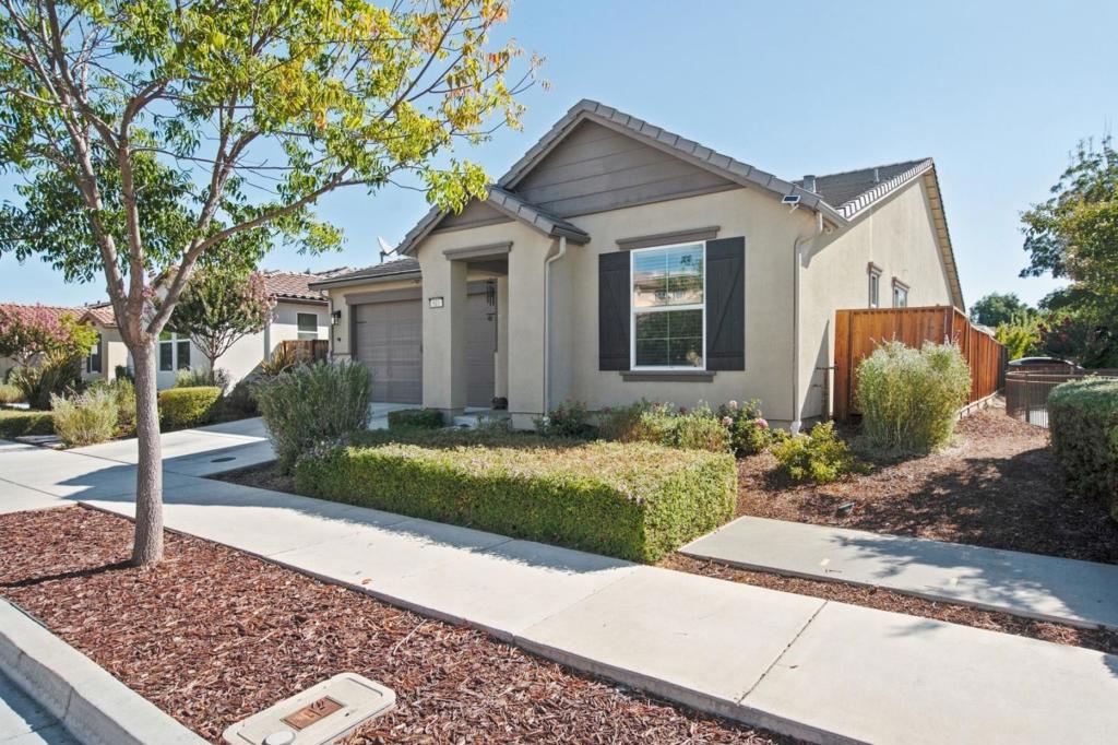 681 Segovia Drive Property Photo 3