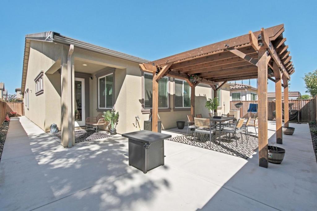 681 Segovia Drive Property Photo 28