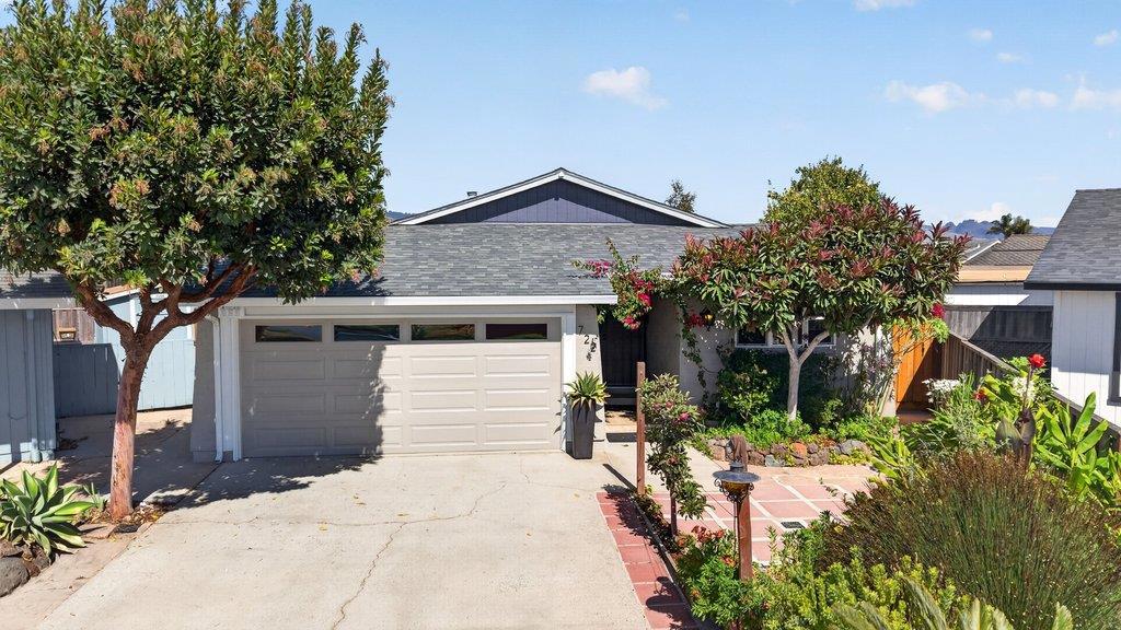 722 Heather Court Property Photo 1