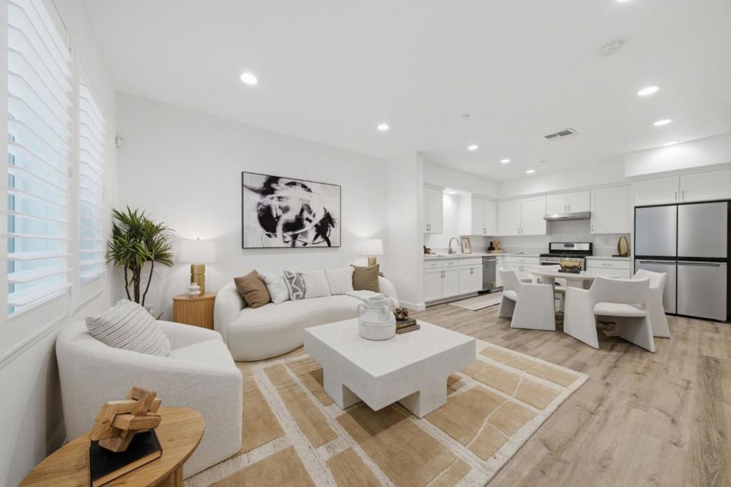 8555 Boardwalk Way Property Photo 1