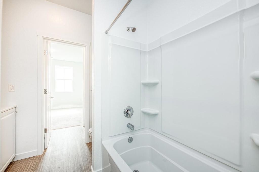 3052 Macarthur Drive E Property Photo 9