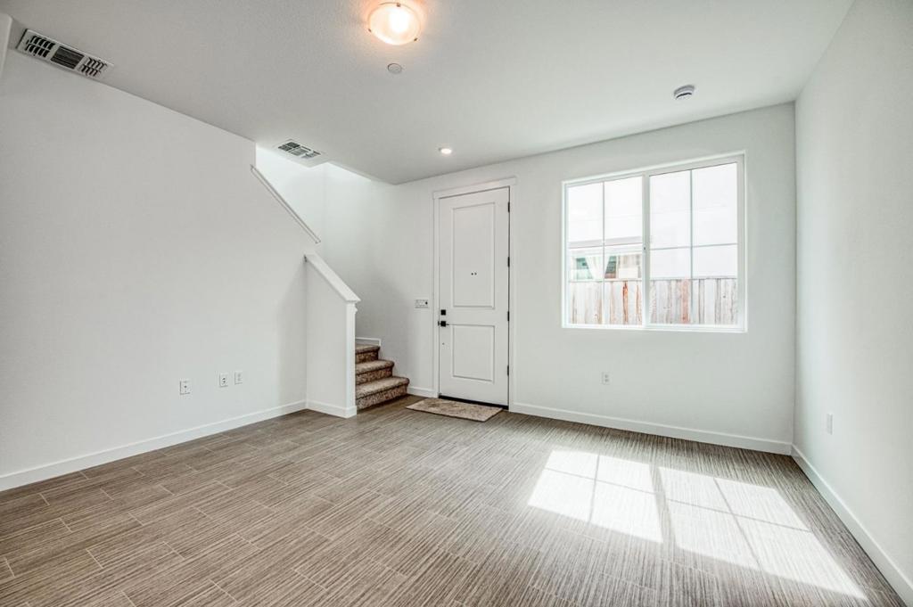 3052 Macarthur Drive E Property Photo 15