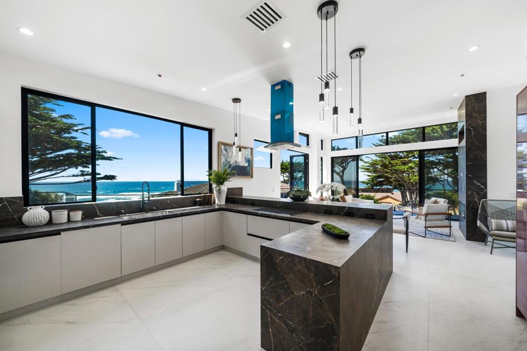 155 Reef Point Road Property Photo 4